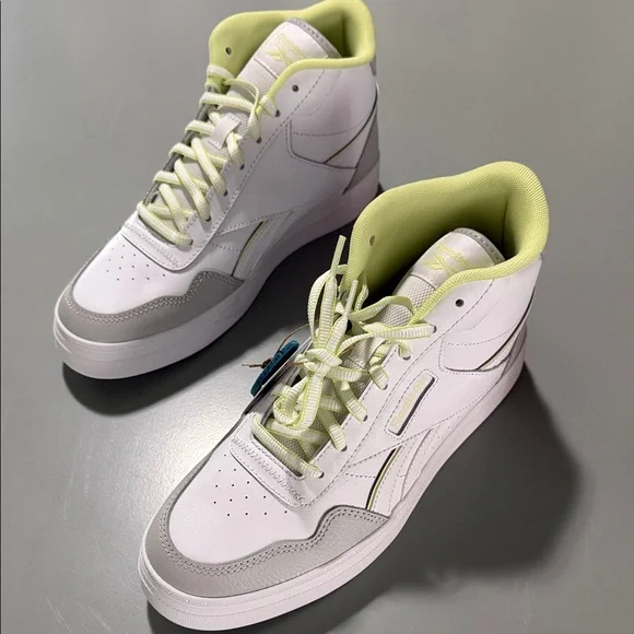 Reebok White and Gray Sneakers with Green Highlights - Picture 3 of 7